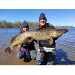 Guidage Pêche Carnassiers en bateau (2 personnes/1 journée)